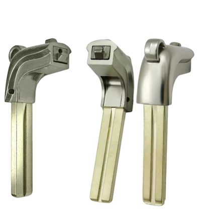 2005-2020 Lexus / Emergency Key Blade / LX40 / 69515-30300 (AFTERMARKET)